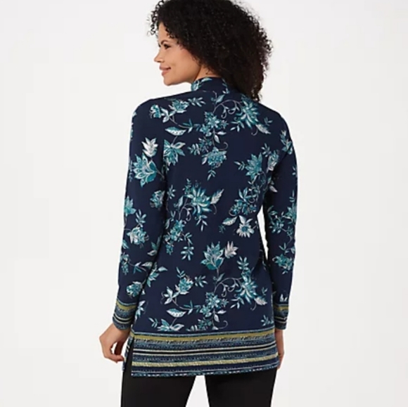 πSusan Graver Weekend - Mock Neck Tunic - Picture 3 of 10